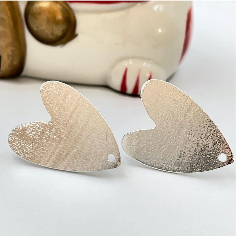 BP72 Base Corazón Lijado 25 x 16 mm Base Baño Plata 100009