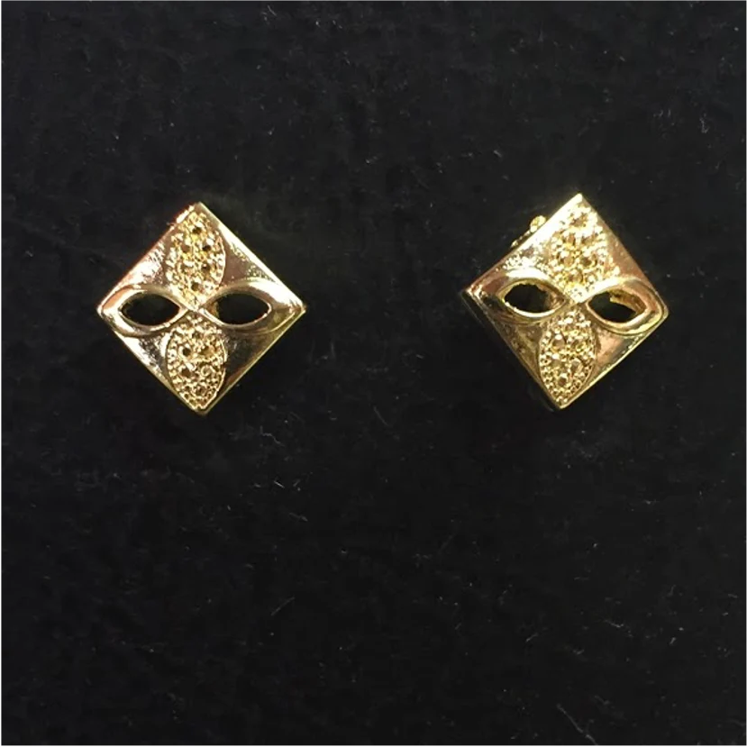 BO19 13 x 13 mm Base Aro Baño Oro 100013