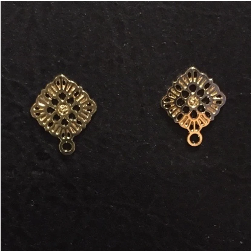 BO51 Base Aro Pequeñ Calada Forma Rombo 11x11 mm más argollita Base de Aro Baño Oro 100015