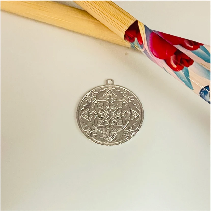 FP1012 Figura mandala estampada en relieve dia 21 mm Figura Baño Plata 100015