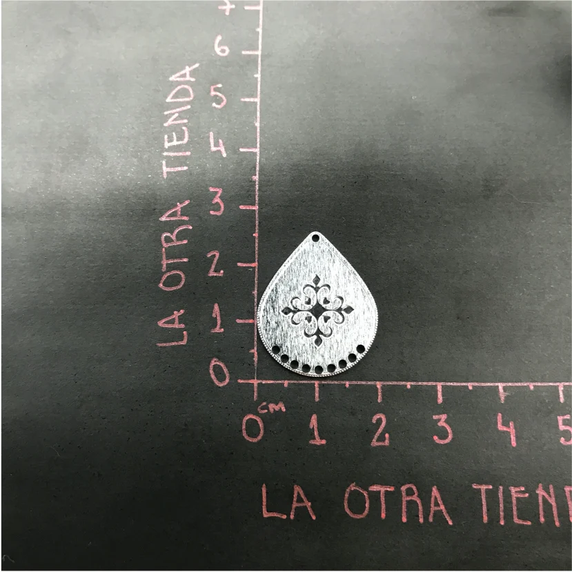 FP521 Gota Flor en Cruz 9 Perforaciones 20 x 25 mm Figura Baño Plata 100015