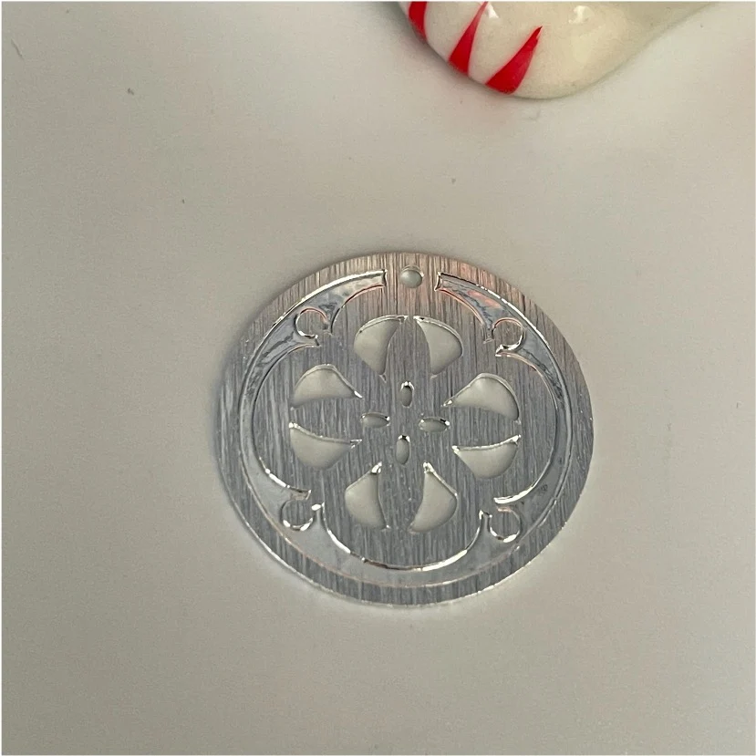 FP762 Mandala Redonda Calada Flor 20 mm Figura Baño Plata 100015