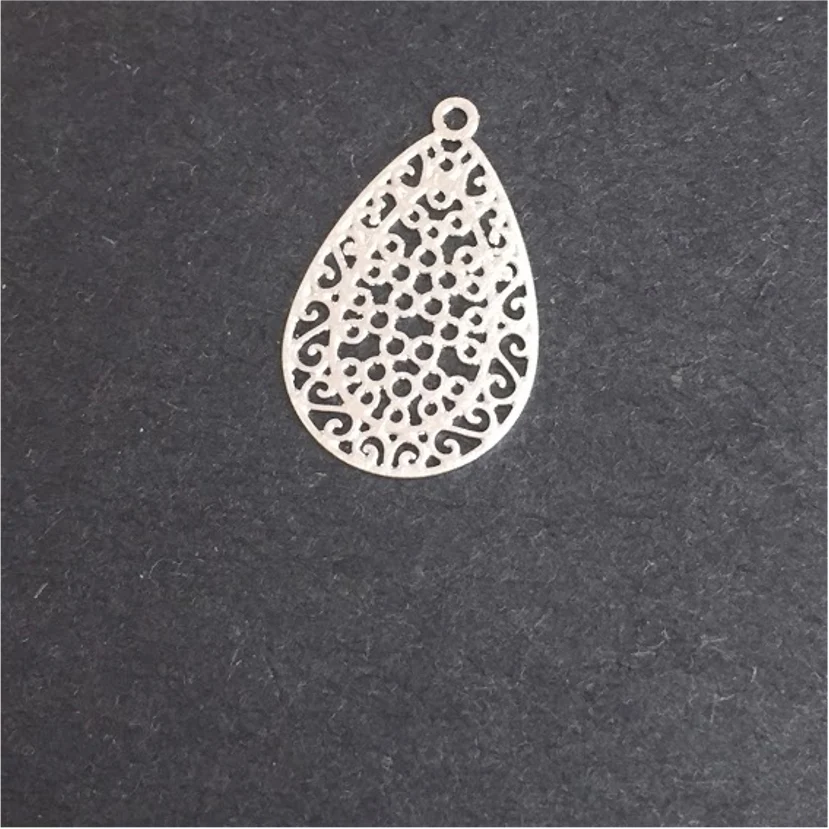 FP84 Figura Calada Gota 25x15 mm Figura Baño Plata 100015