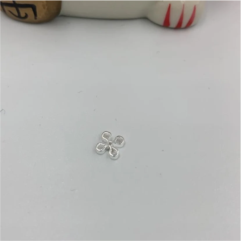 FP456 Trébol 4 Puntas (Tipo Mostacilla) Accesorio Baño Plata 100027