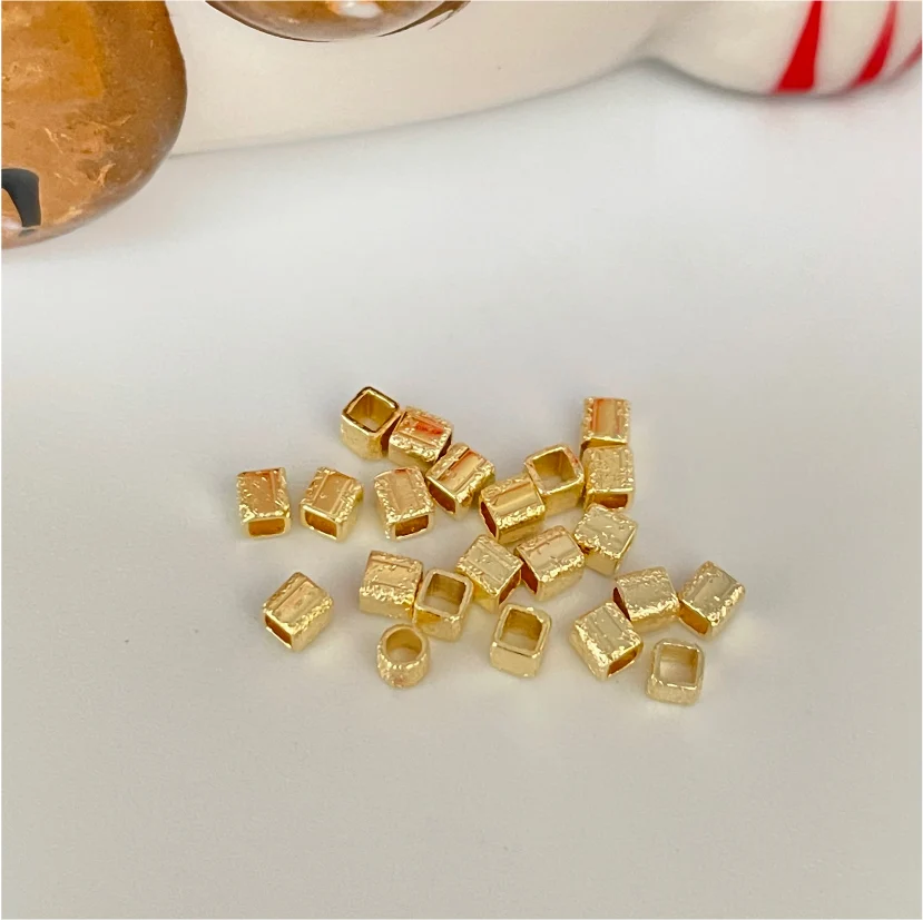 MO01 2 x 2 mm Cuadrado Lijado Accesorio Baño Oro 100027