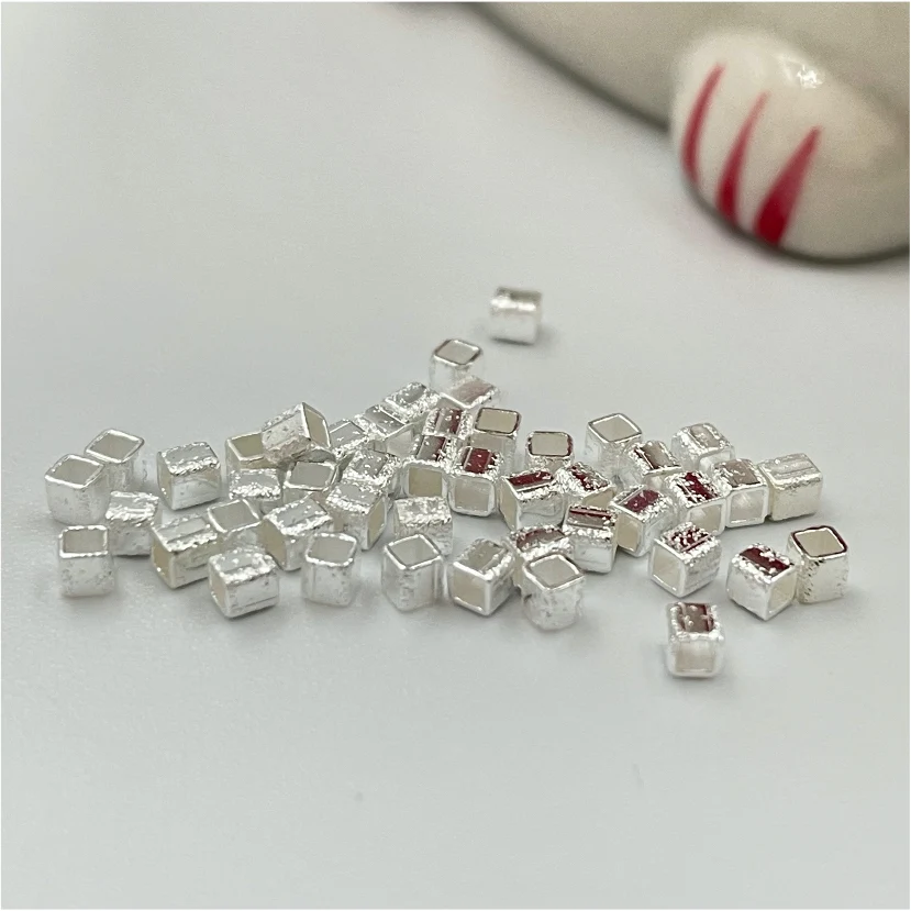 MP03 2x2 mm Cuadrado Lijado Accesorio Baño Plata 100027