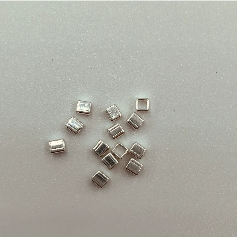 MP04 2x2 mm Cuadrado Liso Accesorio Baño Plata 100027