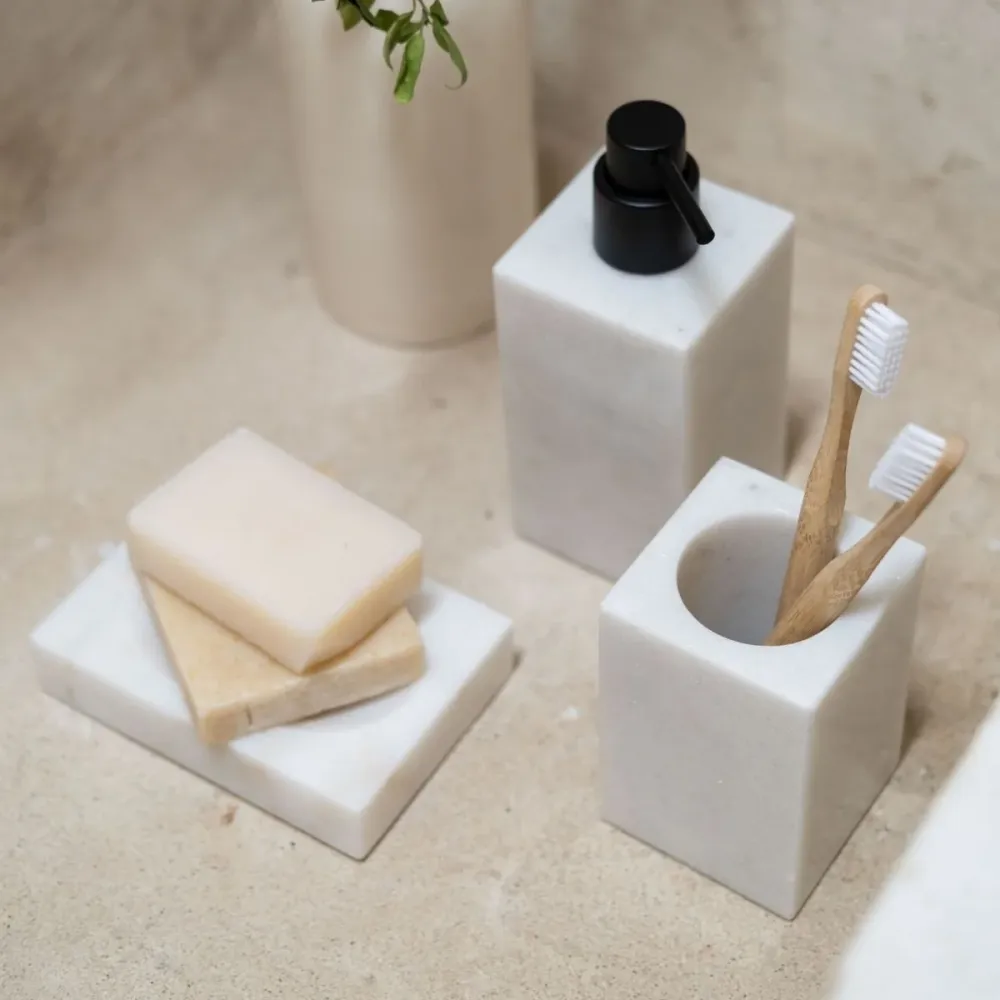 Dispensador de cuarto de baño de mármol blanco Andrea House