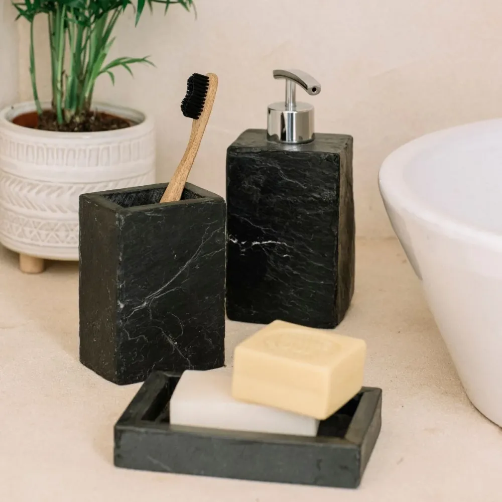 Dispensador de cuarto de baño de pizarra negro Andrea House