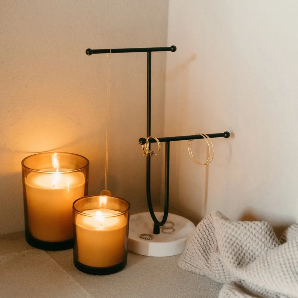 Joyero moderno de baño negro de mármol Andrea House