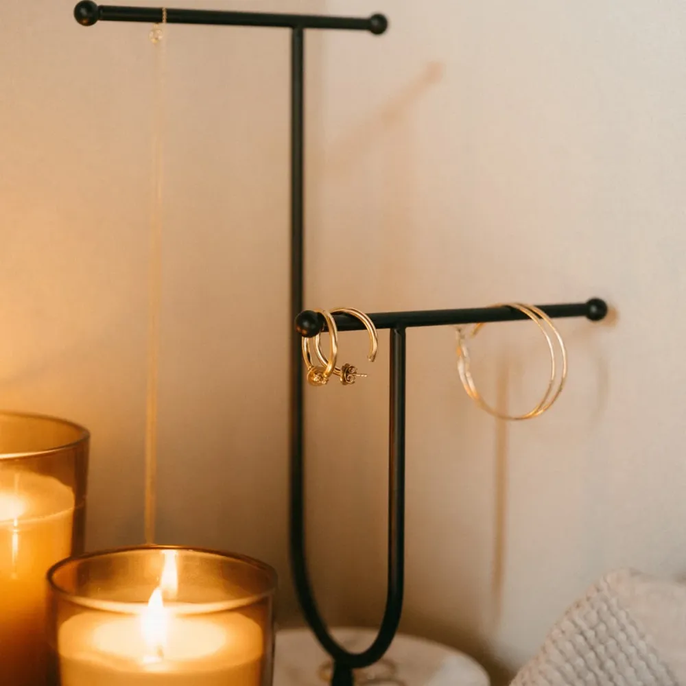 Joyero moderno de baño negro de mármol Andrea House