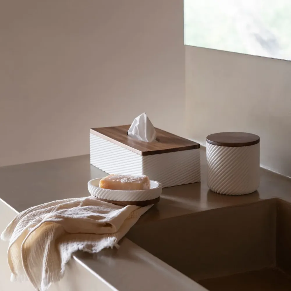 Portapañuelos poliresina y madera de acacia Andrea House