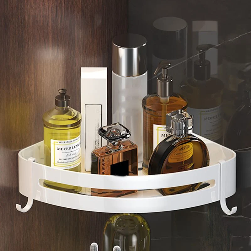 Accesorio de baño moderno en color blanco, individual o en conjunto, de metal. Clearhalo