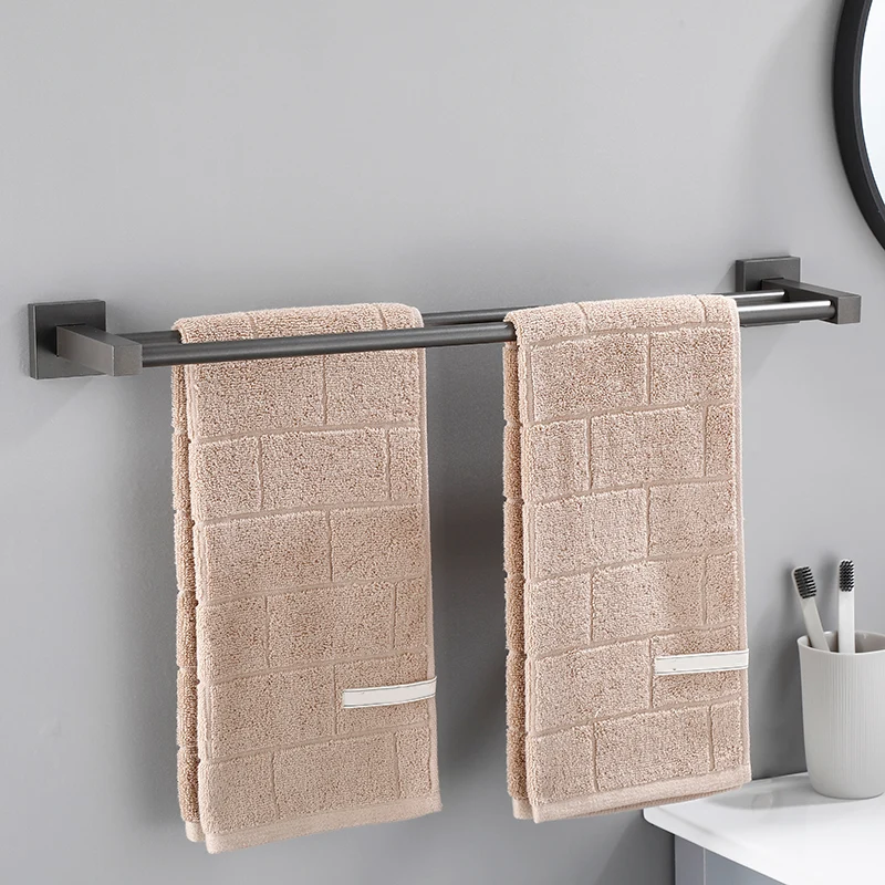 Accesorios de baño modernos Juego de herrajes Juego de herrajes para baño gris Clearhalo