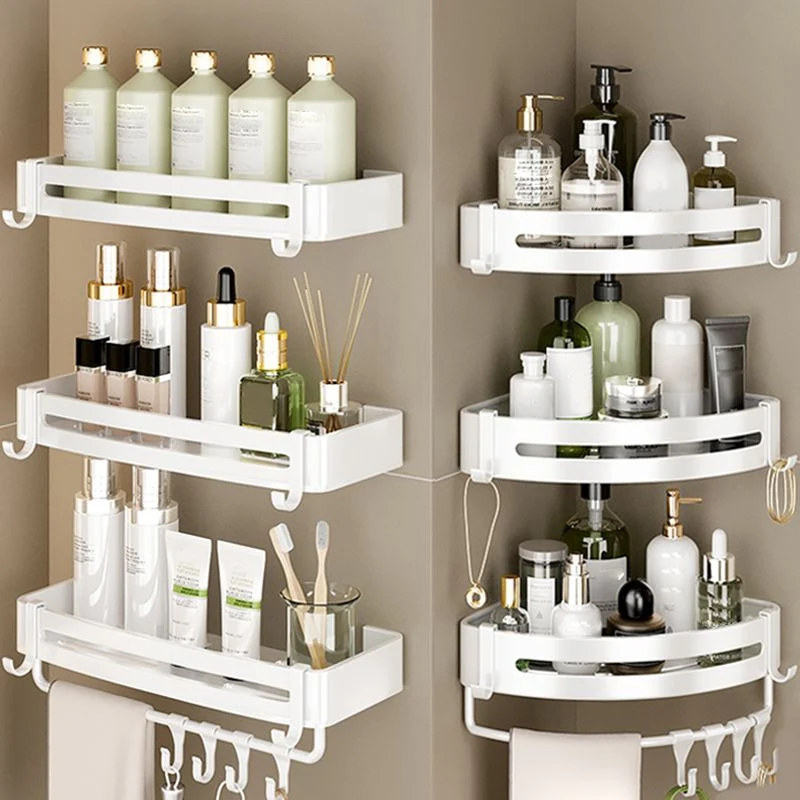 Accesorios de baño simplistas Juego de herrajes Estante de baño Kit de accesorios de baño Clearhalo