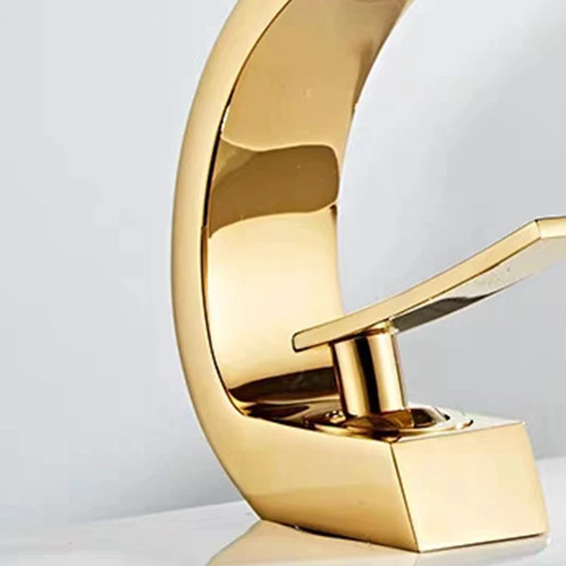 Grifo de baño de lujo ligero grifo de lavabo de un solo orificio con manija de palanca Clearhalo