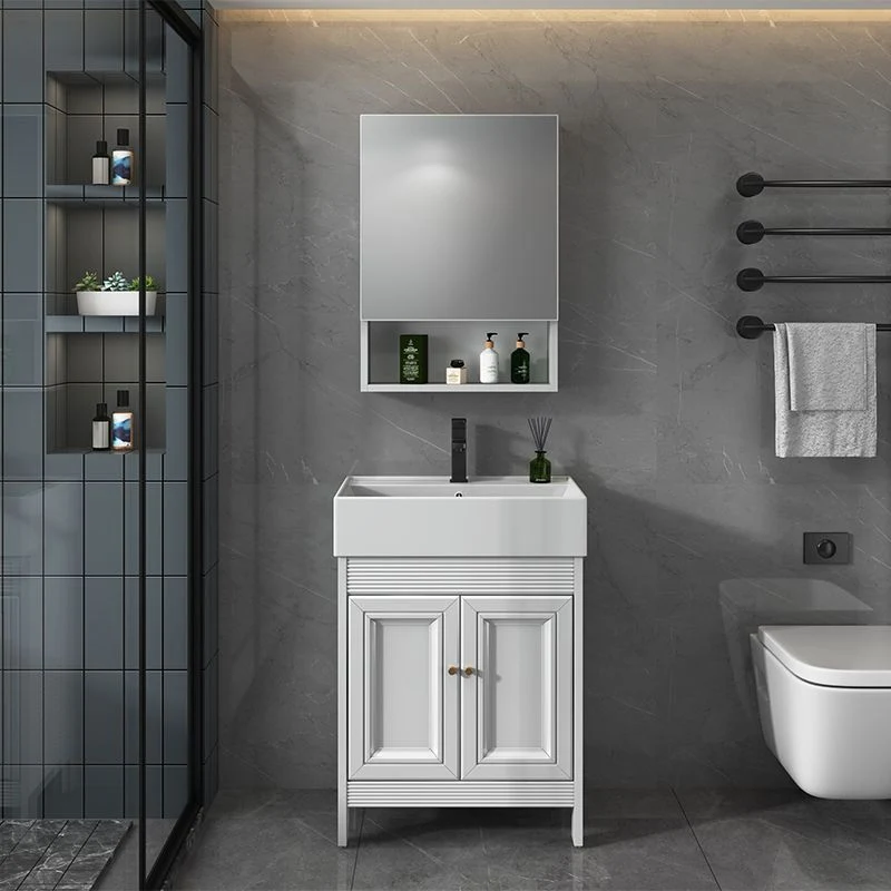 Grifo de metal para lavabo independiente moderno, juego de tocador para baño incluido Clearhalo