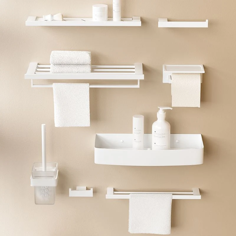 Juego de accesorios de baño blanco moderno Juego de herrajes para baño de acero inoxidable Clearhalo