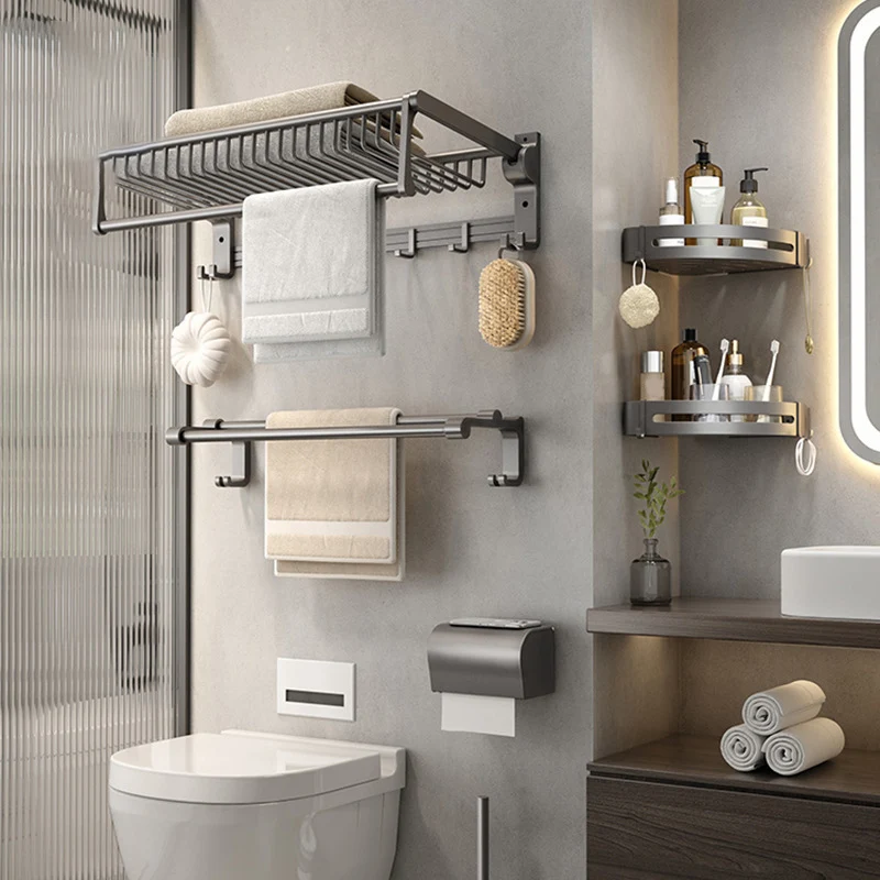 Juego de accesorios de baño contemporáneos grises, estante para baño/toallero y ganchos para bata incluidos Clearhalo