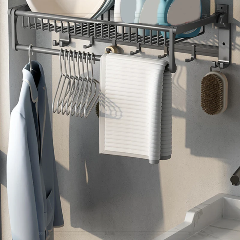 Juego de accesorios de baño contemporáneos grises, estante para baño/toallero y ganchos para bata incluidos Clearhalo