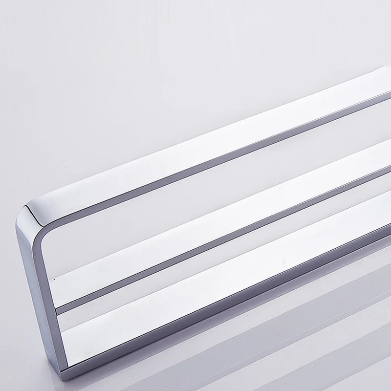 Juego de accesorios de baño de cromo pulido Kit de accesorios de baño moderno de latón Clearhalo