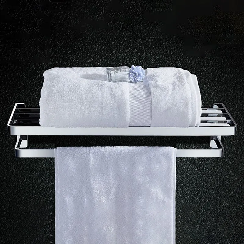 Juego de accesorios de baño de cromo pulido Kit de accesorios de baño moderno de latón Clearhalo