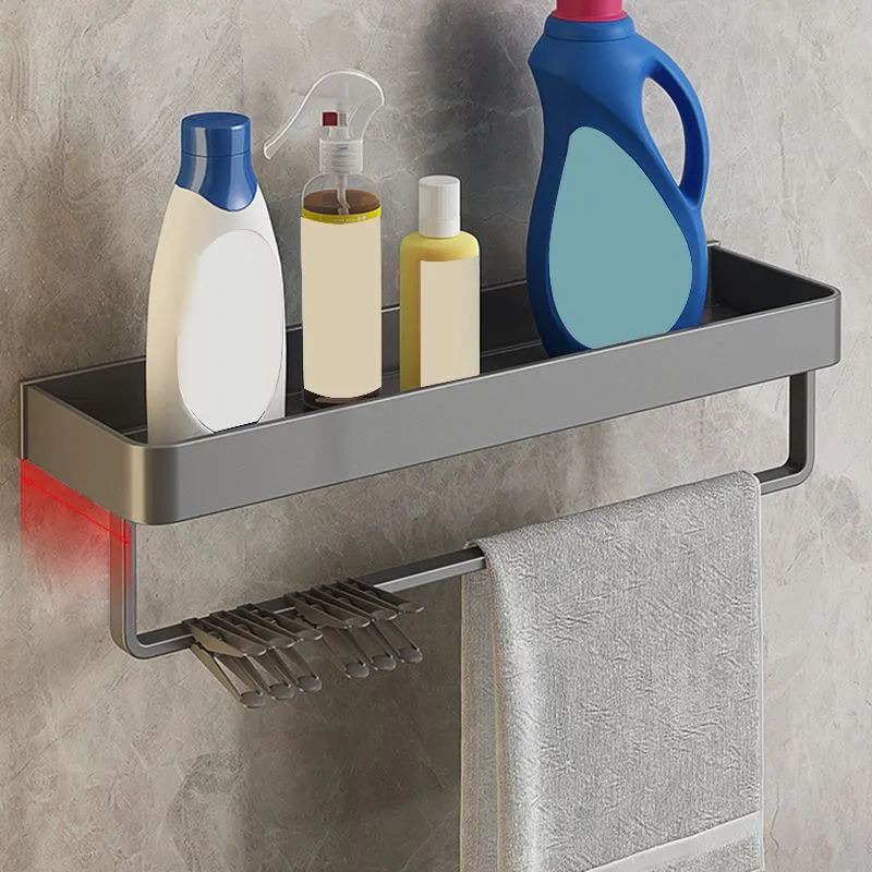 Juego de accesorios de baño de metal mate minimalista Estante de baño moderno Clearhalo