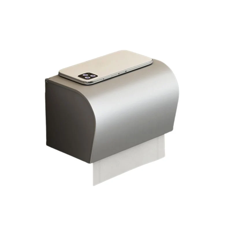 Juego de accesorios de baño de metal plateado contemporáneo con estante de baño triangular Clearhalo