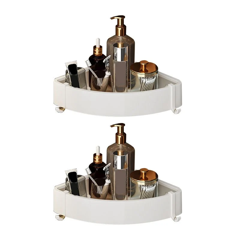 Juego de accesorios de baño moderno con acabado blanco, estante para baño, toallero y ganchos para bata Clearhalo