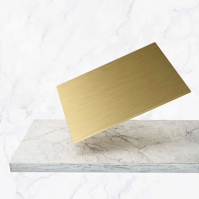Juego de accesorios de baño moderno en metal dorado y accesorios de baño acrílicos Clearhalo