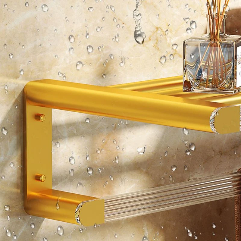 Juego de accesorios de baño moderno de 7 piezas Juego de baño de metal en color dorado Clearhalo