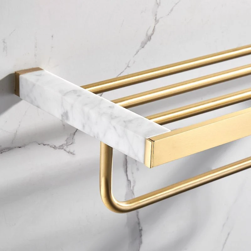 Juego de accesorios de baño de mármol y latón Kit de accesorios de baño dorados Clearhalo
