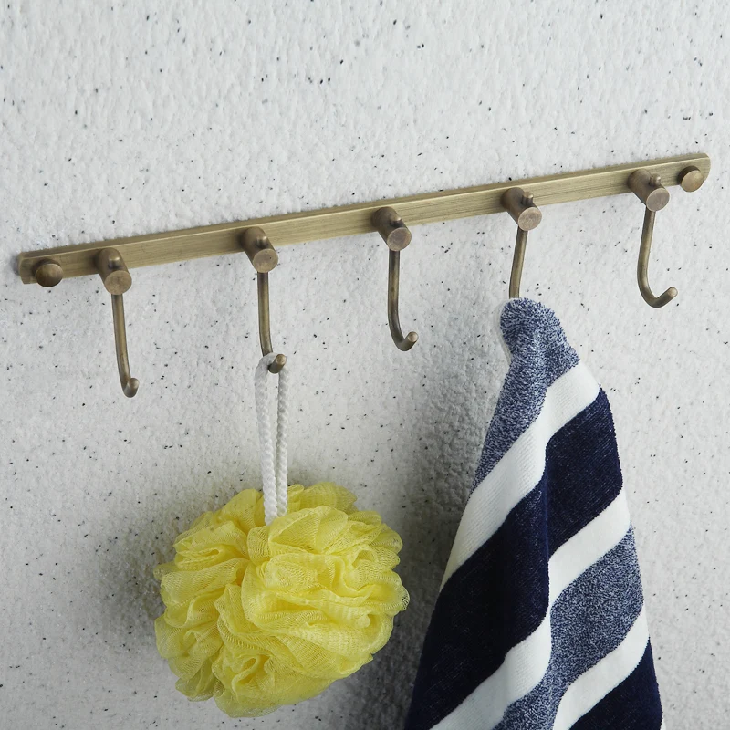 Juego de accesorios de baño tradicional Kit de accesorios de baño de metal dorado Clearhalo