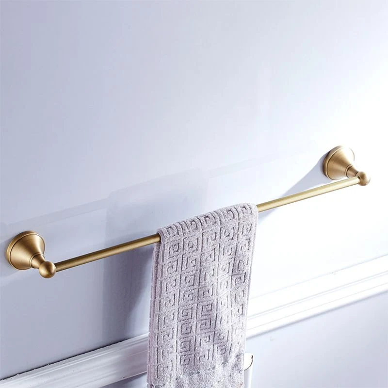 Juego de baño de metal Juego de accesorios de baño dorados de estilo tradicional de 4 piezas Clearhalo