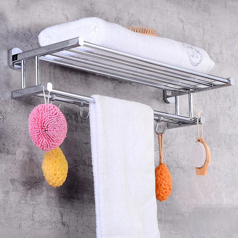 Juego de herrajes para accesorios de baño contemporáneos en metal plateado Clearhalo