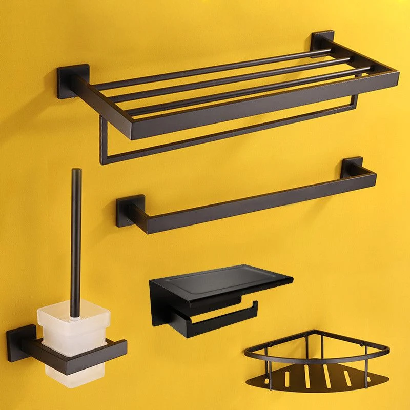 Kit de accesorios de baño negro contemporáneo de metal con aro para toalla Clearhalo