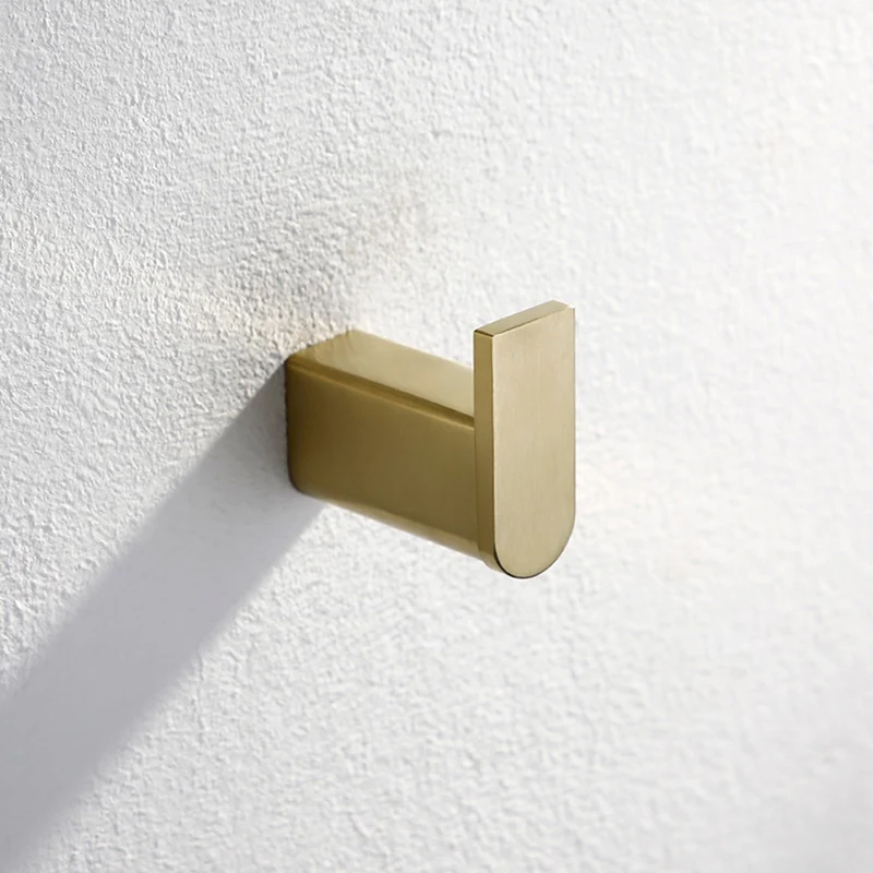 Moderno juego de herrajes para accesorios de baño de latón cepillado con barra para toallas Clearhalo