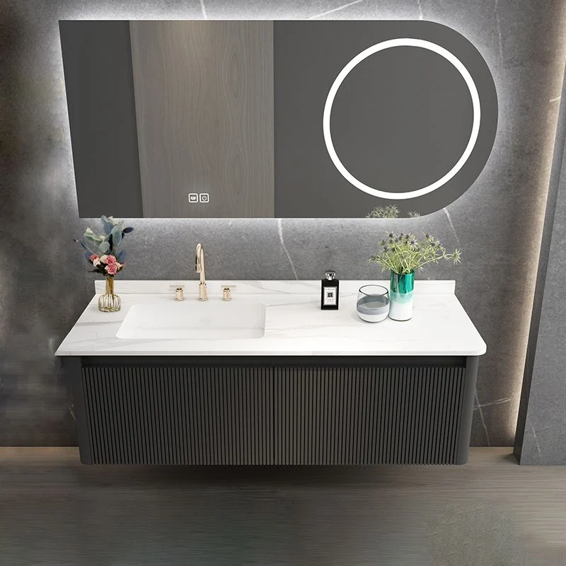 Precioso mueble de baño de pared de madera con lavabo negro y espejo Clearhalo