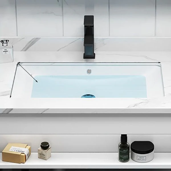 Precioso mueble de tocador de baño montado en la pared con lavabo y mueble con espejo Clearhalo
