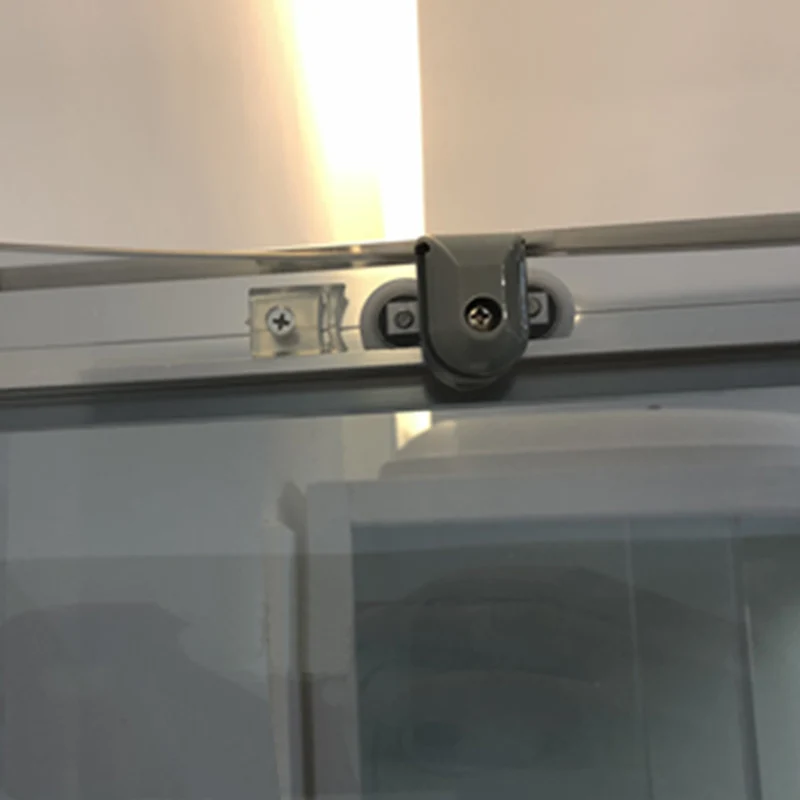 Puerta de baño de ducha corrediza doble Puerta de ducha semi sin marco en plata Clearhalo