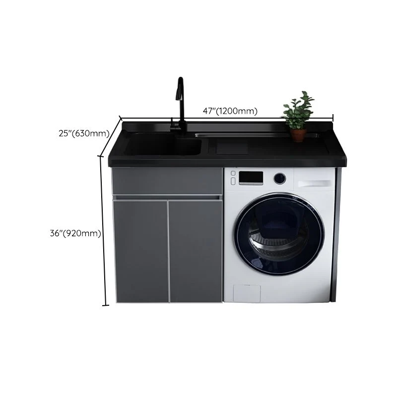 Tocador de lavabo independiente moderno de metal con grifo de lavabo Clearhalo