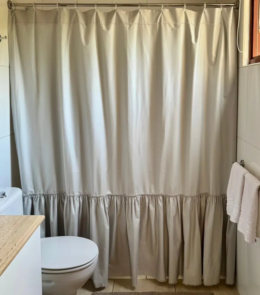 CORTINA DE BAÑO ALGODÓN VUELOS GRIS PERLA Complementa Diseño