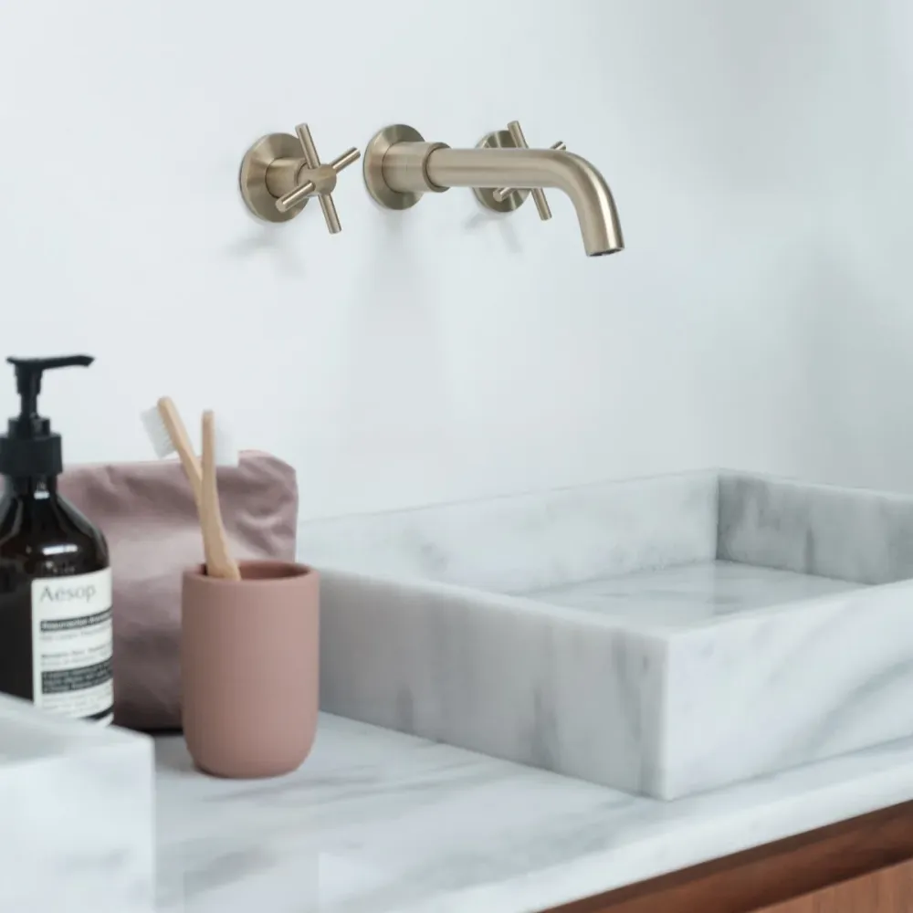 Conjunto de baño Ann mueble corto Nogal - Lavabo George mármol blanco - Placa superior de mármol blanco - 150 cm