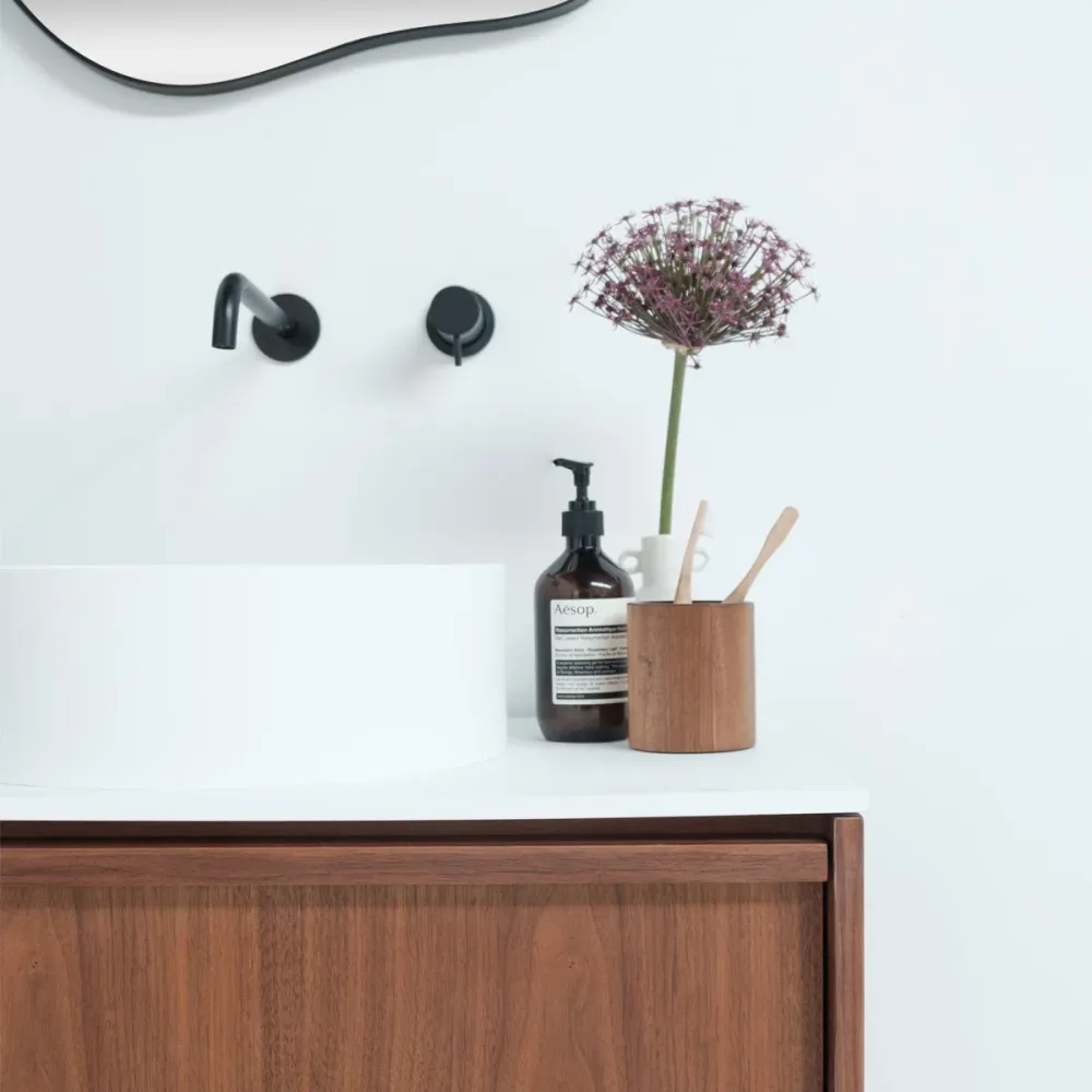 Conjunto de baño nogal Fien - Lavabos Sims de superficie maciza - 80 cm