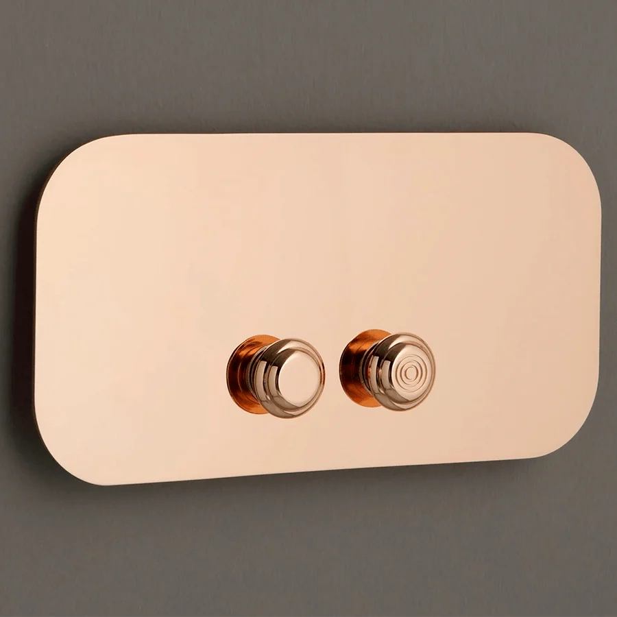 GRIFOS DE MANIJA DE PALANCA METÁLICA DOBLE PARA LAVABO DYKE & DEAN