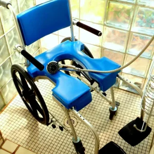Silla con inodoro y ducha Go-Anywhere - Autopropulsada (SP) Azul GO! Mobility Solutions