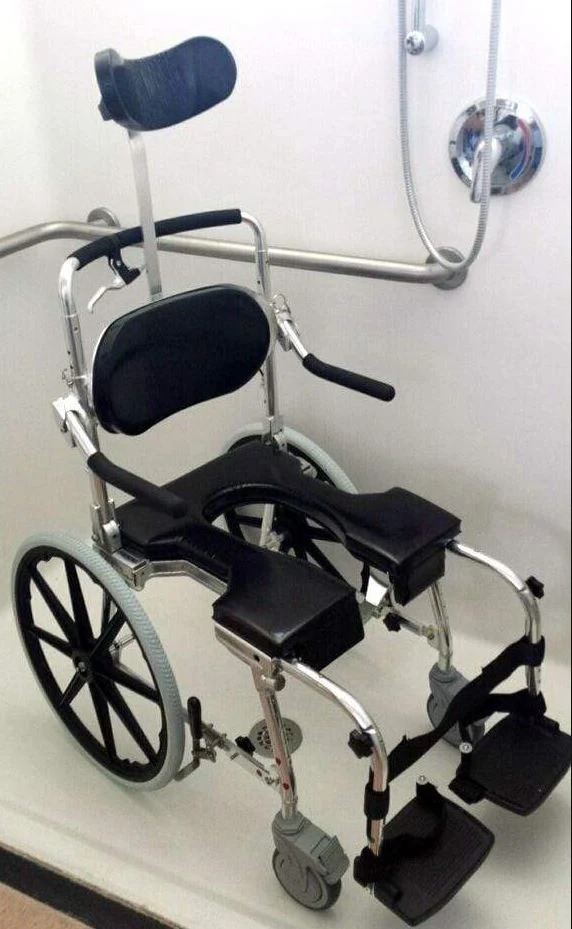 Silla con inodoro y ducha Go-Anywhere con ruedas de 20" - Ajustable (SP-) Negro GO! Mobility Solutions