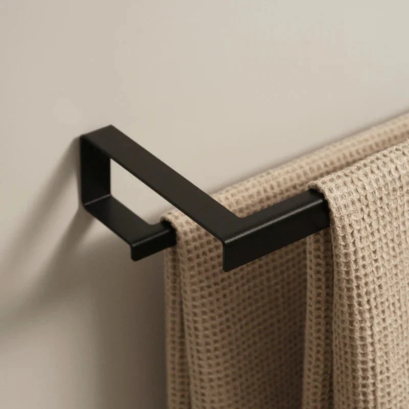 Toallero Tallinn – barra para toalla baño en acero inoxidable Negro Kaimok Design