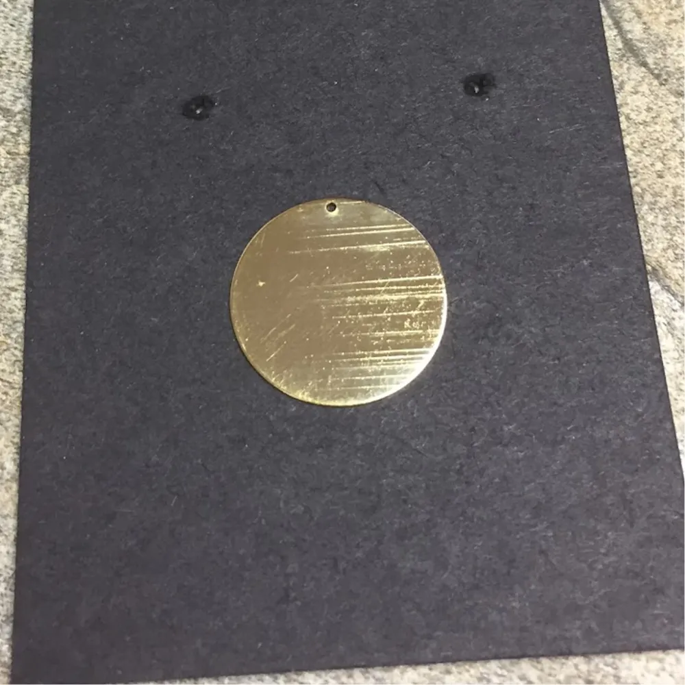 AO17 Figura 1 perforación diá. 23 mm Accesorio Baño Oro La Otra Tienda Joyas
