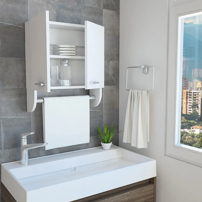 Botiquin Bath, Blanco, con puertas y dos entrepaños para colocar objetos de aseo Tuhome Furniture